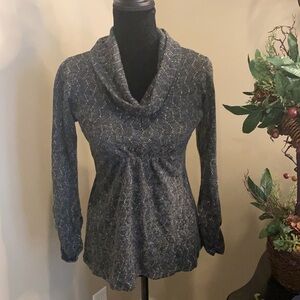 Kokoon gray sweater with gold metallic vertical chevron pattern